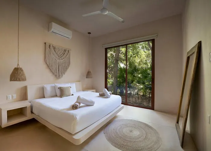 Luxe Ground-floor 3br Jungle Retreat With Plunge Pool Сasa de vacaciones