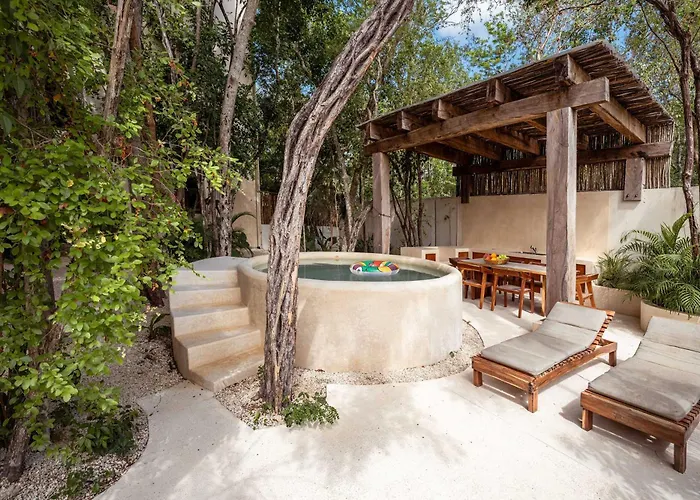 Сasa de vacaciones Luxe Ground-floor 3br Jungle Retreat With Plunge Pool *